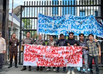 Mahasiswa Gabungan 3 Kampus Negeri Desak Kejatisu Periksa Kepsek SMAN 1 Sunggal
