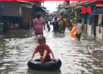 Warga Belawan Lebaran Di Tengah Banjir Rob