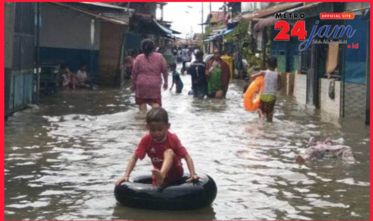 Warga Belawan Lebaran Di Tengah Banjir Rob