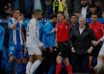 Diwarnai Kartu Merah Mbappe, Real Madrid Kalahkan Alaves 1-0