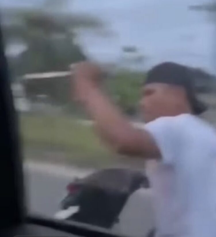 Penyanyat Mobil Pake Sajam Sedang Diburu Polisi