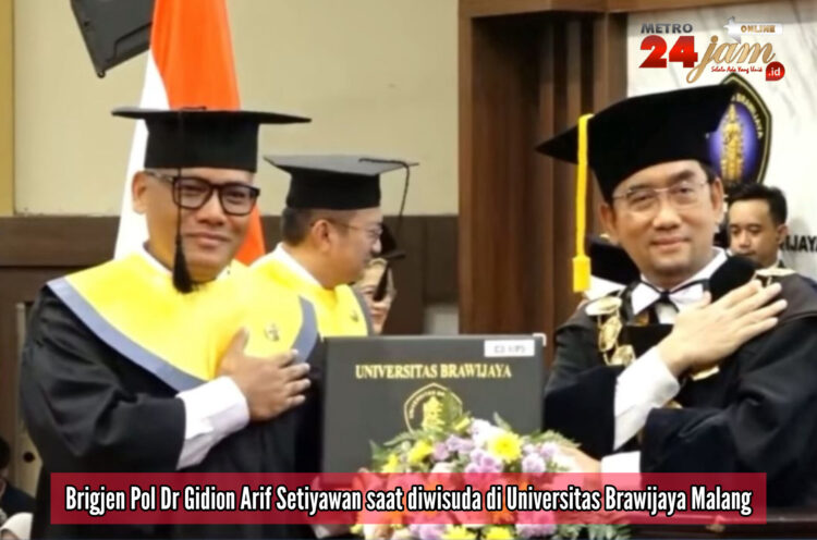 Sandang Gelar Doktor, Wakapolda Sulteng Brigjen Gidion Ikuti Prosesi Wisuda UB di Malang