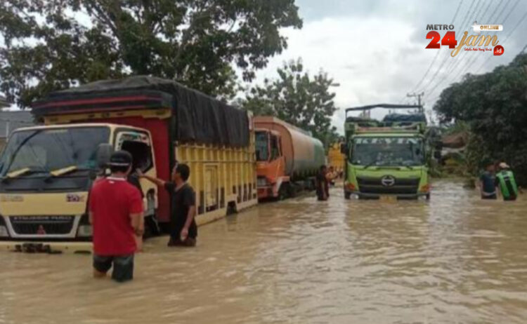 Jalan Lintas Medan-Banda Aceh Lumpuh Total