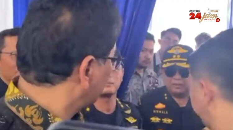 Menkeu Purbaya ‘Semprot’ Direktur Komunikasi Bea Cukai yang Ingin Kirim Pakaian Monza ke Korban Bencana