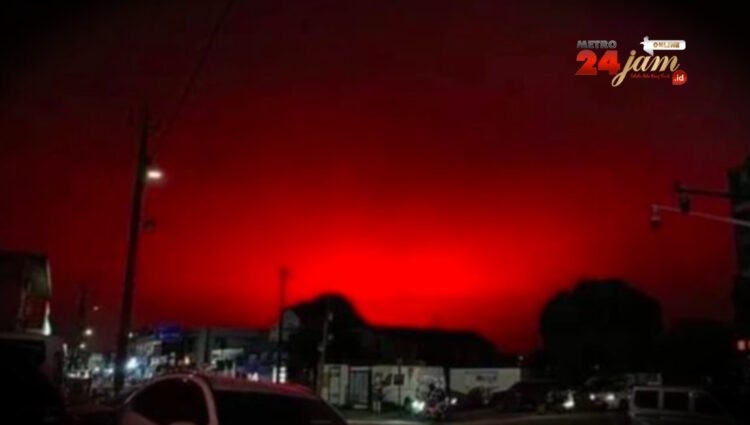 Fenomena Alam Langit Merah Darah Bikin Geger, Ini Kata BMKG!