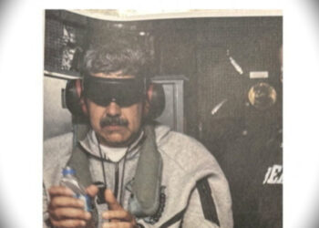 Donald Trump Pamerkan Foto Presiden Venezuela yang Ditangkap dengan Mata Tertutup dan Tangan Diborgol