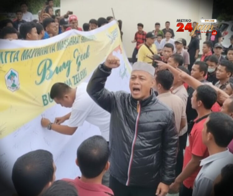 Kader Golkar, Simpatisan dan Warga Sumut Gelar Aksi Tandatangan Tolak Pencopotan Ijeck