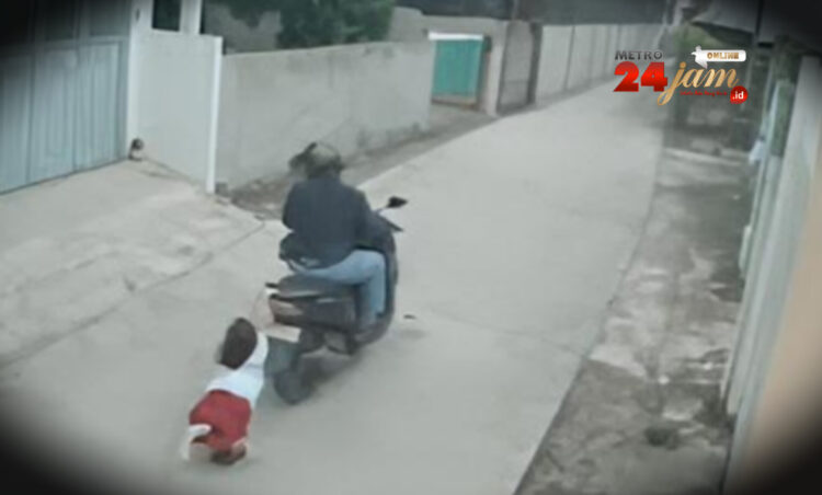 Miris! Demi Pertahankan Hape, Bocah SD Rela Terseret Motor Beberapa Belas Meter di Jalan Beton
