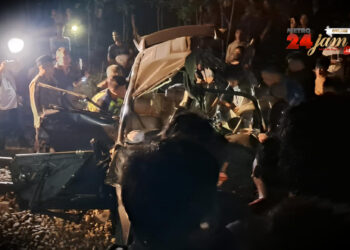 Kereta Api Sribilah Tujuan Rantauprapat-Medan Tabrak Mini Bus di Tebingtinggi