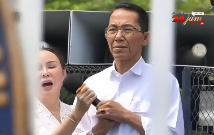 Ada Apa dengan Wakil Kepala BP Batam? Kenapa Ngotot Ingin Tampil Hingga Ingin Rebut Mik Amsakar?