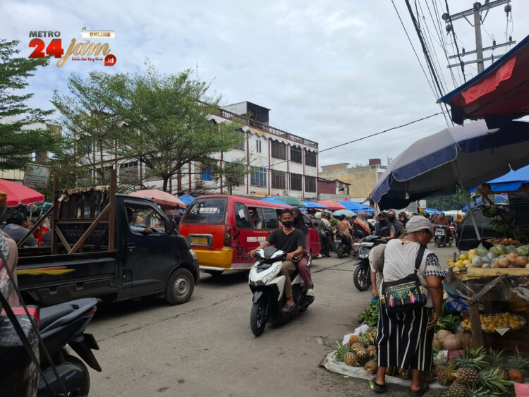 Jelang Ramadhan Harga-harga Meroket, Pasar Kampung Lalang Dijejali Warga
