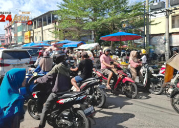 Ramadhan ke-4 Pajak Kampung Lalang Padat, Pedagang Emperan Jalan juga Semakin Banyak