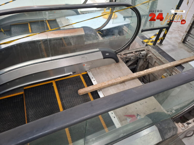 Escalator Jadi Rongsokan Besi Tua, Pembelian AC Disinyalir tak Sesuai Spek
