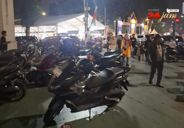 Tarif Parkir di Ramadhan Fair Sesuai Tarif Baru, Cuma Kalau tak Ditanya Jukir Kenakan Tarif Lama