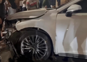 Pasutri Lansia Terpental Ditabrak, Pelakunya Bonyok Diamuk Massa