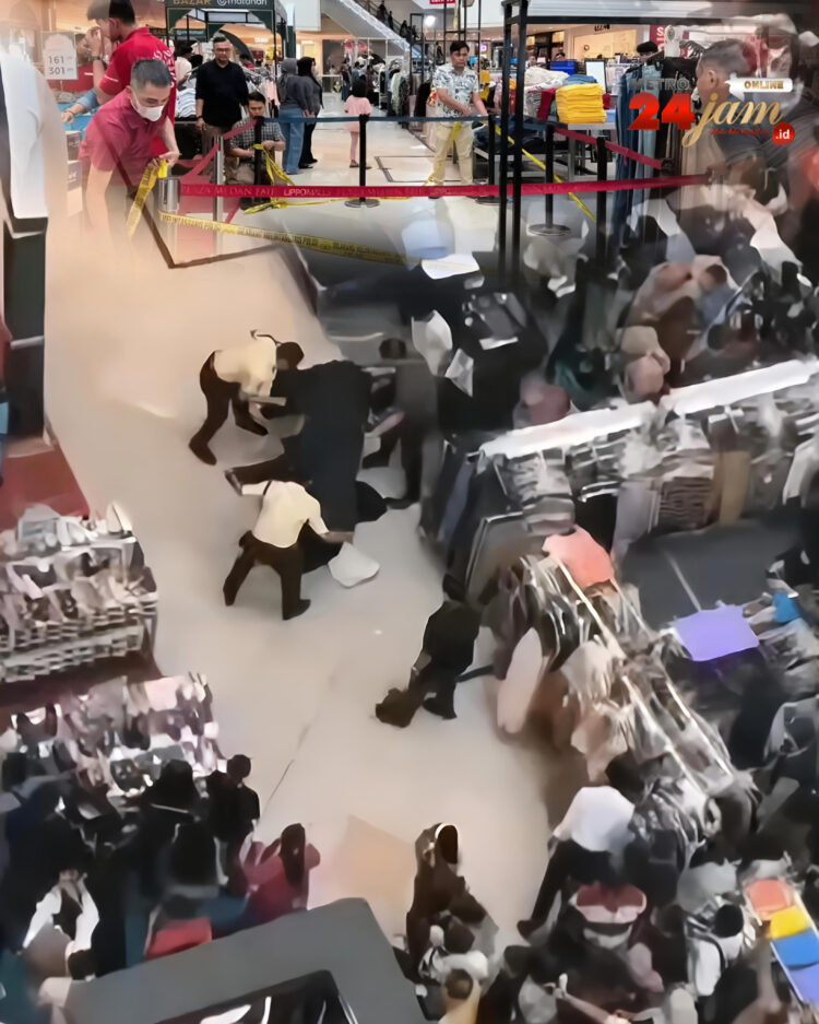 Seram! Pengunjung Plaza Medan Fair Jatuh dari Lantai 4 ke Lantai 1